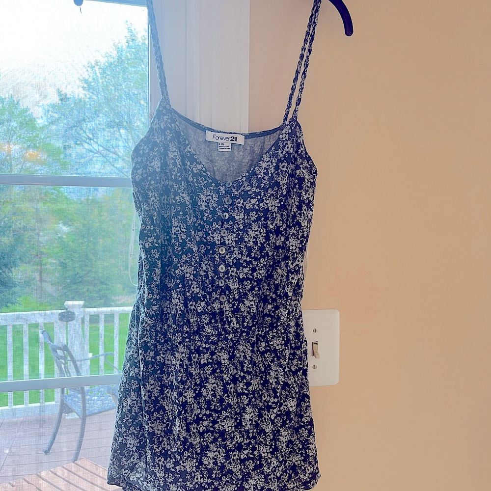 Girls cute blk & wht short dress in large